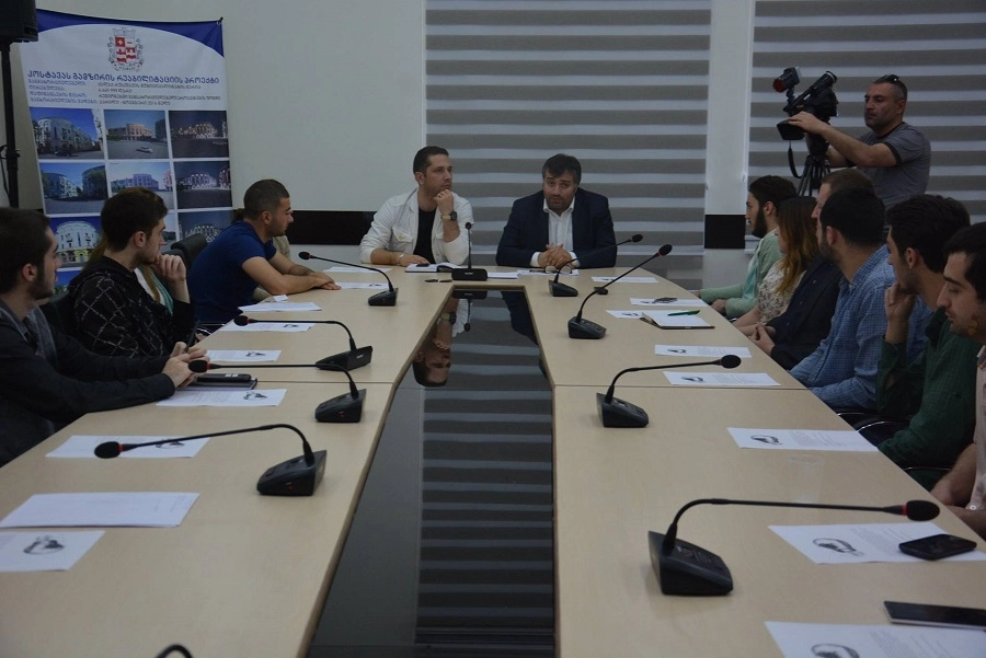 სოციალურად დაუცველი სტუდენტები რუსთავის მერიისგან სტიპენდიას მიიღებენ