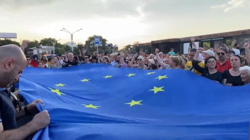 თბილისში, რესპუბლიკის მოედანზე აქცია - „ერთად ევროპისკენ“ გაიმართა
