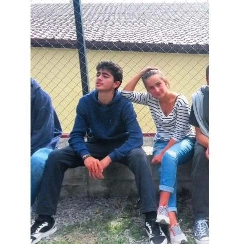,,ჩვენი უბნის თვალი, ჩვენი ქვეყნის საამაყო შვილი, რომელიც ჩვენივე ქვეყნის სამარცხვინო შვილმა სასიკვდილოდ გაიმეტა''