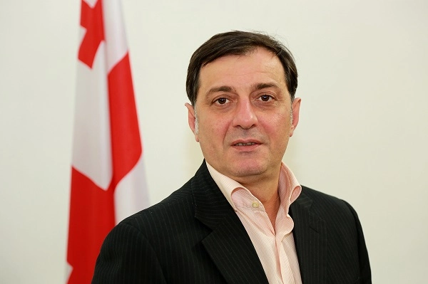 თავისუფალი და აგრარული უნივერსიტეტების რექტორად ვახტანგ ლეჟავა დაინიშნა