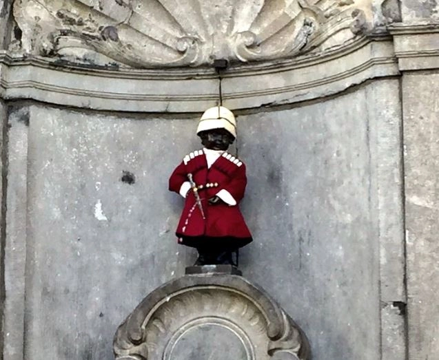 Manneken-Pis ქართული ჩოხა ჩააცვეს