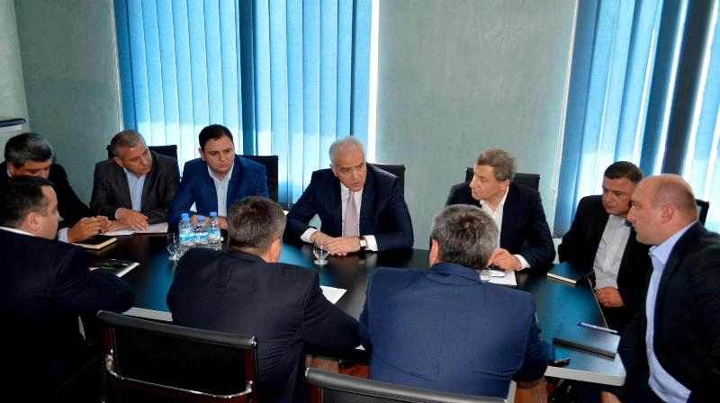 გიორგი მღებრიშვილმა ბათუმში სამუშაო თათბირი ჩაატარა