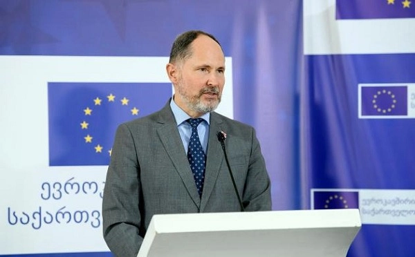 პაველ ჰერჩინსკიმ ევროკავშირის 27 წევრი ქვეყნის სახელით, სააკაშვილთან დაკავშირებით იუსტიციის მინისტრს დემარში გადასცა