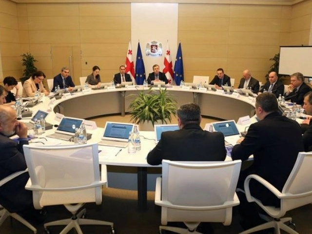  მთავრობამ არჩევნებთან დაკავშირებით პრეზიდენტის ახალი განკარგულება მოიწონა