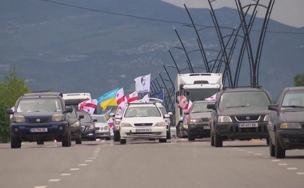 სააკაშვილის საზღვარგარეთ სამკურნალოდ გადაყვანის მოთხოვნით, რუსთავის ციხესთან აქცია იწყება