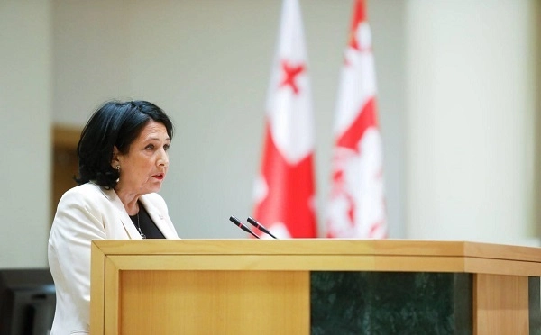 წერილობით მეთქვა უარი პარიზში, ბრიუსელში, ბერლინსა და ვარშავაში სამუშაო ვიზიტებზე - სალომე ზურაბიშვილი