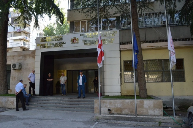 ლტოლვილთა და განსახლების სამინისტროსთან აქცია გაიმართა