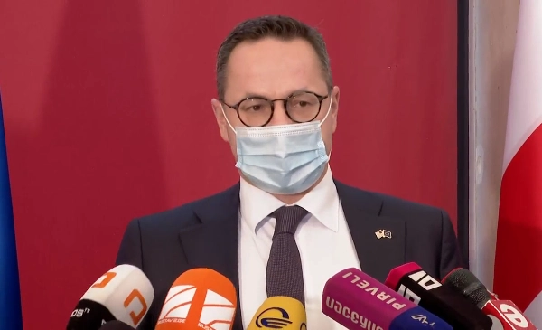 ან უერთდები ევროკავშირს და ნატოს, ან კვდები. სხვა ალტერნატივა არ გაქვთ - პავილიონისი