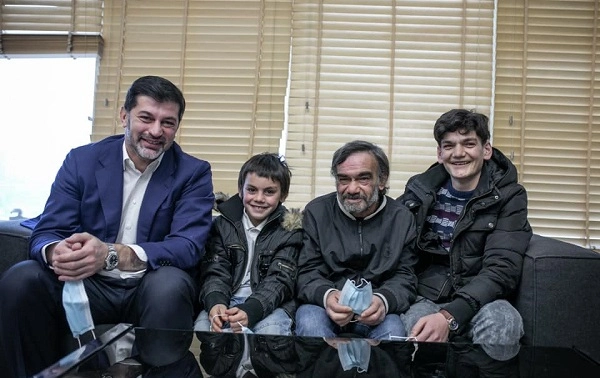 სინამდვილეში ამიკოს ყველაზე ლამაზი ღიმილი აქვს და საოცრად უხდება სიცილი - კახა კალაძე