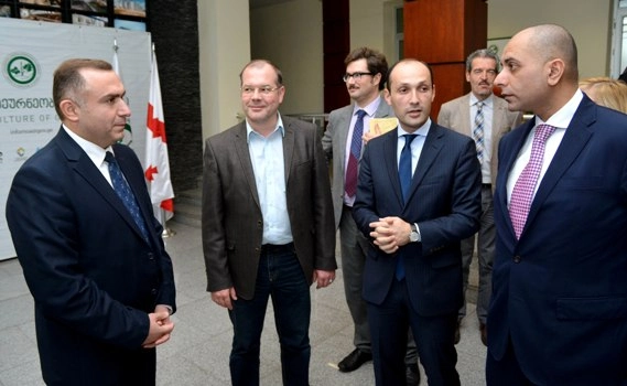 ევროპარლამენტარები სოფლის მეურნეობის სამინისტროს სისტემას გაეცნენ