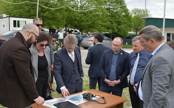 ჩეხეთის სენატის პრეზიდენტმა ოძისში საოკუპაციო ხაზი მოინახულა
