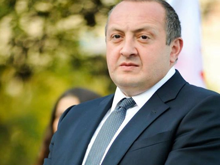 პრეზიდენტი ბათუმში იპოთეკით დაზარალებულებს დახმარებას დაპირდა