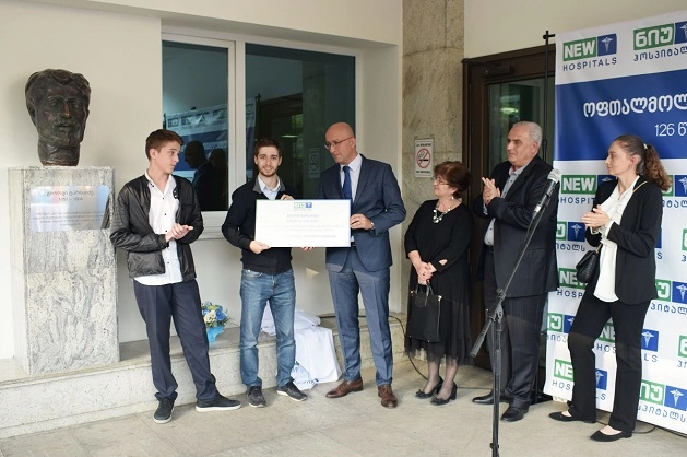 „ოფთალმოლოგიის ეროვნულ ცენტრში“ ქართული ოფთალმოლოგიის ფუძემდებლის, გიორგი ტარსაიძის ბიუსტი გაიხსნა