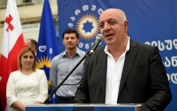 პრემიერმა ტყიბულისა და თერჯოლის  გაერთიანებული საარჩევნო ოლქის  მაჟორიტარი დეპუტატობის კანდიდატი ელგუჯა გოცირიძე წარადგინა