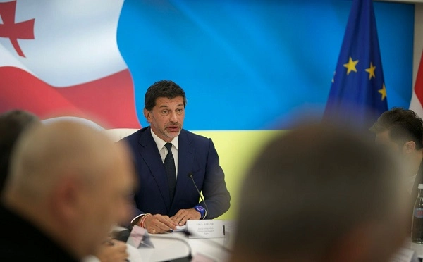 ჭამაზე უარის თქმის  გამო, ადამიანები ციხიდან ვერ გათავისუფლდებიან - კახა კალაძე მიხეილ სააკაშვილზე