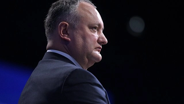 იგორ დოდონი მოლდოვას პრეზიდენტის უფლებამოსილებას ჩამოაშორეს