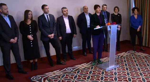 სადაზღვევო ინდუსტრიის საგანგებო განცხადება საბანკო სექტორის ექსპანსიის შესაჩერებლად