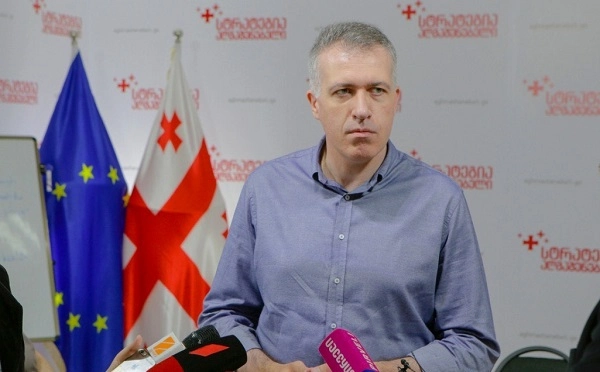 გონივრულია, რომ კომენდანტის საათი გაუქმდეს ან გადაიწიოს 00:00 საათამდე - სერგო ჩიხლაძე
