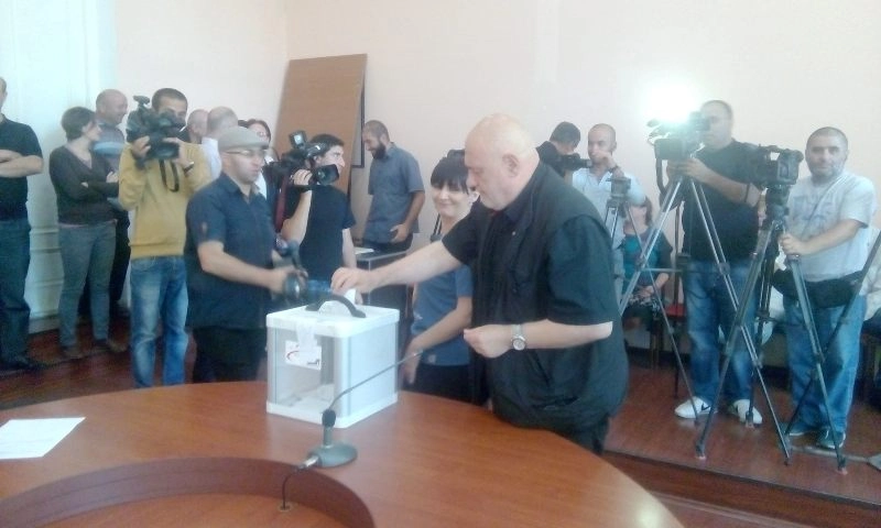 გორის საკრებულოს თავმჯდომარე თანამდებობიდან გადააყენეს