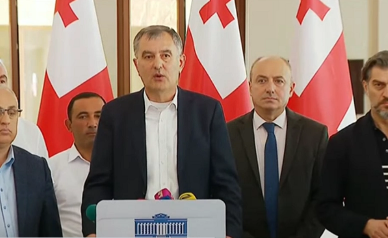 გახარიამ შინაგან საქმეთა მინისტრობა პოლიციის დაზიანებისა და მოშლის მიზნით მოითხოვა - ოცნებიდან გასული დეპუტატები