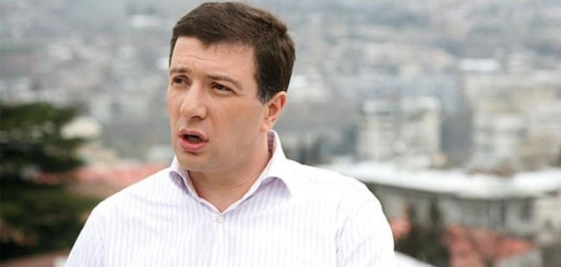 მერობის კანდიდატებმა ავარიულ შენობებზე უნდა ისაუბრონ და არა ,,ხრუშოვკებზე''- გიგი უგულავა