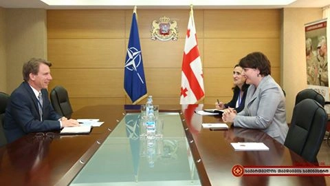 თავდაცვის მინისტრი ნატოს სამეკავშირეო ოფისის ხელმძღვანელს შეხვდა