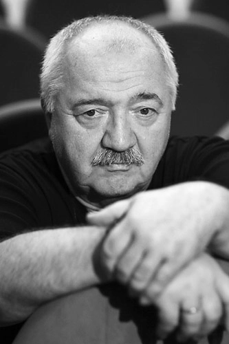 „დედამ თავისი 2 შვილი უბსკრულში მოისროლა“ - რა ისტორიას იხსნებეს რობერტ სტურუა