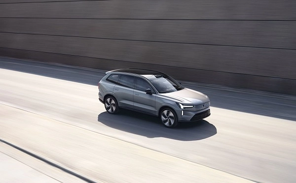  Volvo-ს უსაფრთხოების ახალი ერა სრულად ელექტრიფიცირებულ EX90-თან ერთად დაიწყო