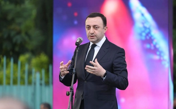 არ სიამოვნებთ, რომ მე გამოვდივარ საერთაშორისო პლატფორმებზე და ამაზე ღიად ვლაპარაკობ, თითქოს ჩვენ მოვწამლეთ სააკაშვილი, ვაწამებთ, მოვკალით, მაინც გაცოცხლდა და ყველაფერი კარგად აქვს - ირაკლი ღარიბაშვილი