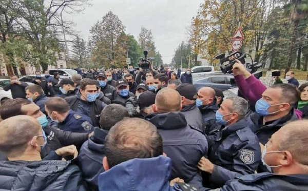 სალხინოს მონასტერთან დაკავებულია 10-მდე პირი, მათ შორის, სასულიერო პირებიც