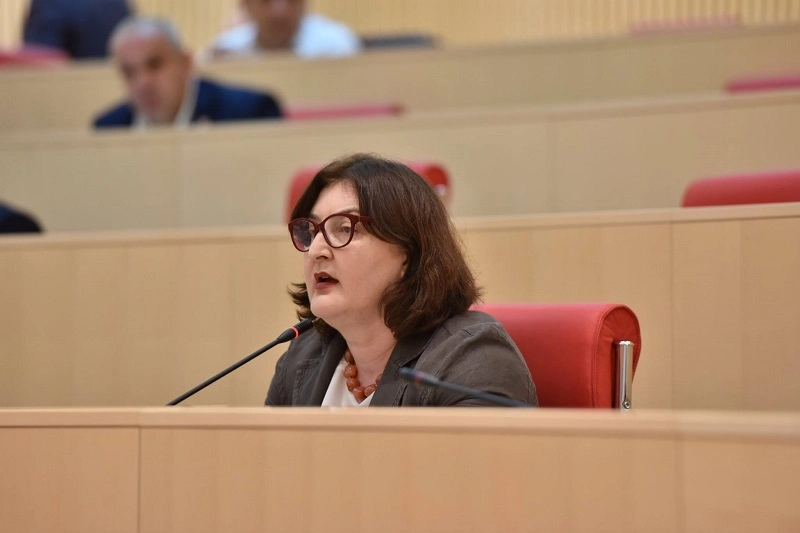 შეგახსენებთ, რომ ეს პუწინი, ადამიანი ვლადიმირი არის უძლიერესი - ადა მარშანია