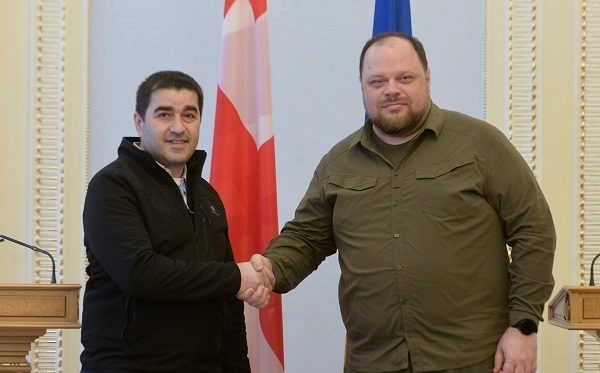 რუსლან სტეფანჩუკი შალვა პაპუაშვილს საქართველოს დამოუკიდებლობის დღეს ულოცავს