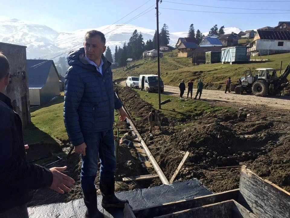  ზურაბ პატარაძე კურორტ ბეშუმში მიმდინარე სარეაბილიტაციო სამუშაოებს გაეცნო