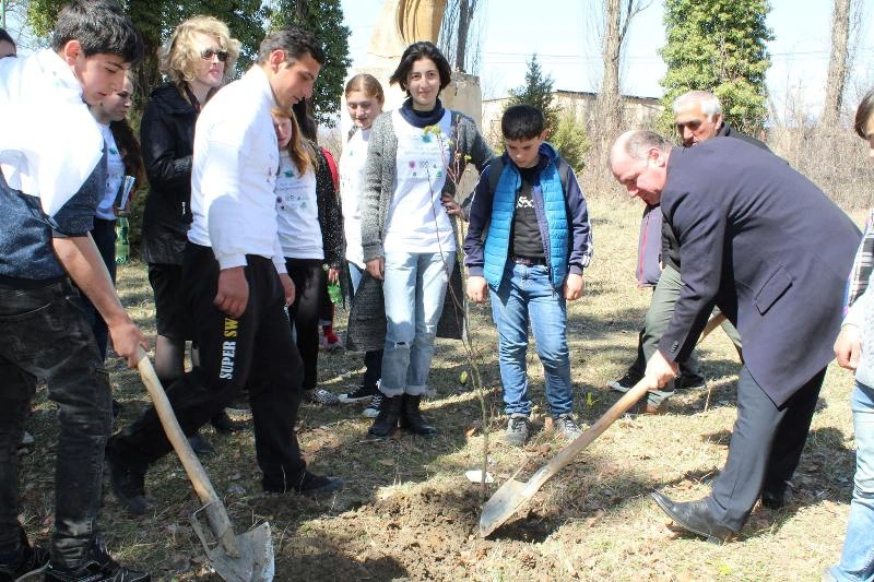 ოკუპირებული ტერიტორიის მოსაზღვრე სოფელ მერეთში „მეგობრობის ბაღი" გაშენდება