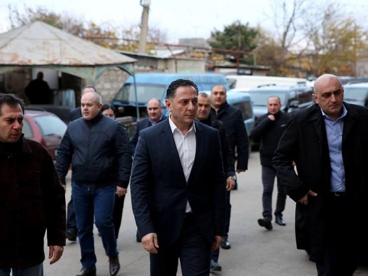 სუს-ის უფროსმა დაღუპული სპეცრაზმელის ოჯახს მიუსამძიმრა