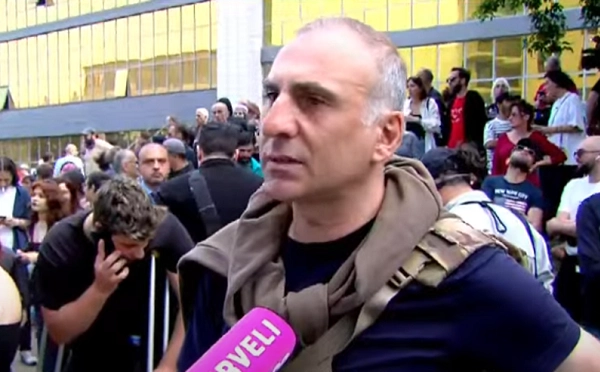 ვხედავთ შეშინებულ ხელისუფლებას, რომელსაც მუხლები უკანკალებს - - ალეკო ელისაშვილი ზურაბ ჯაფარიძის სასამართლო პროცესზე