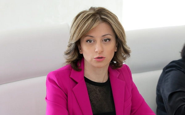 კორონავირუსის მართვაში ჩართულ სამედიცინო სფეროს წარმომადგენლებს ხელფასი 50 პროცენტით გაეზრდებათ