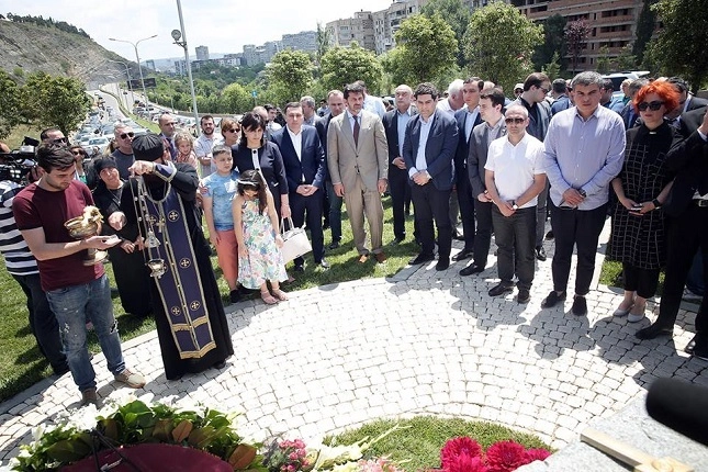 კახა კალაძემ 13 ივნისის მემორიალი გვირგვინით შეამკო