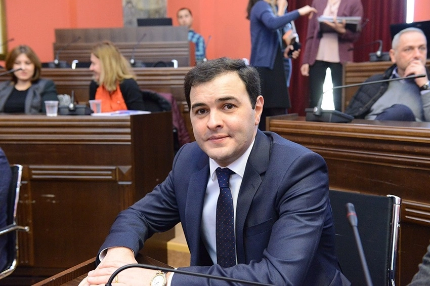 "რუსთავი2"-ის ინფორმაციით, ვანო ზარდიაშვილის ცოლის ძმა ნორვეგიაში ელექტროტექნიკის ქურდობისთვის დააკავეს