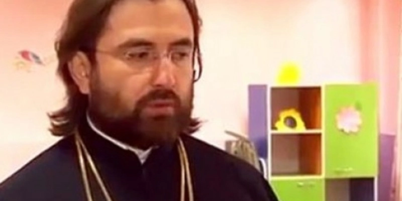 დეკანოზი გიორგი მამალაძე სასულიერო პირებთან შეხვედრას ითხოვს