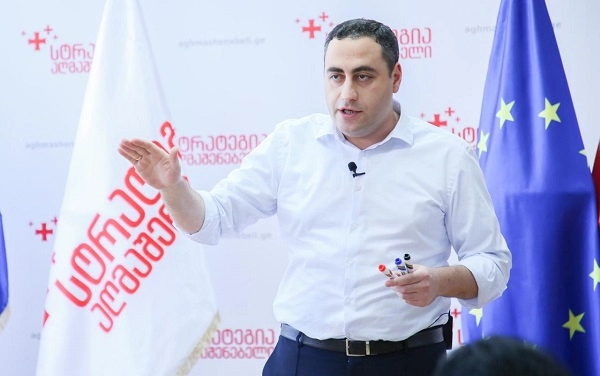 "სტრატეგია აღმაშენებლი" სადეპუტატო მანდატებზე უარს ამბობს