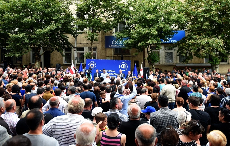 „ქართული ოცნების" თავმჯდომარემ მოსახლეობას სულხან მახათაძე წარუდგინა