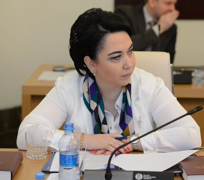 ეკა ბესელია ხვალ პარიზში გაემგზავრება