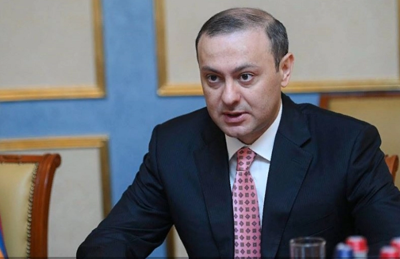 რუსეთი სომხეთს აიძულებს დერეფანი გაუხსნას აზერბაიჯანს და შეუერთდეს რუსეთ-ბელარუსის სამოკავშირეო სახელმწიფოს - სომხეთის უსაფრთხოების საბჭოს მდივანი