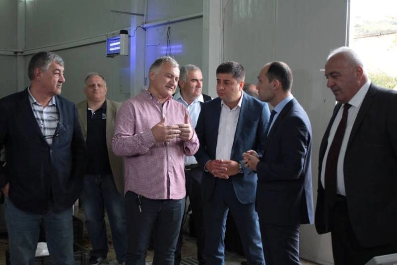 ზაქარია ქუცნაშვილი სოფელ ბიჩნიგაურში საწარმოს გახსნას დაესწრო