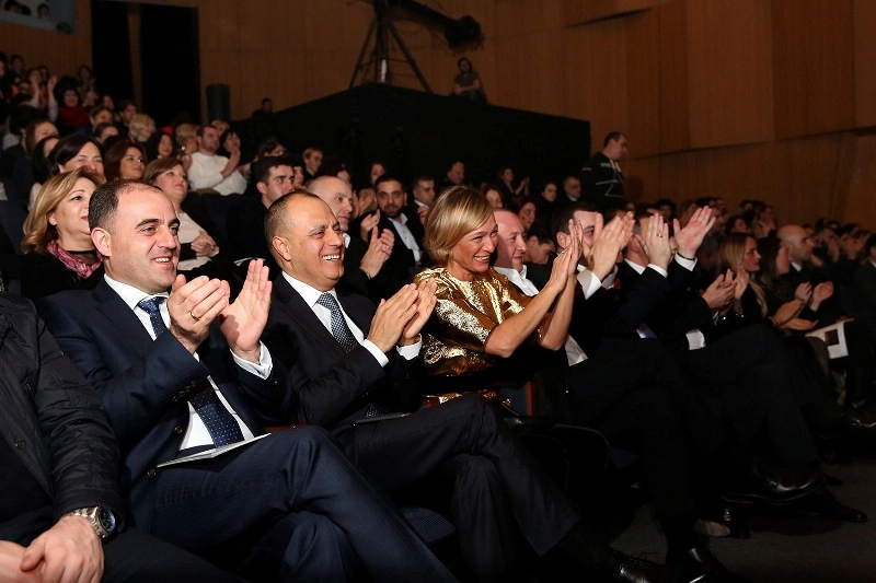 დავით ნარმანია ფონდის "ნატვრის ხე" საქველმოქმედო კონცერტს დაესწრო