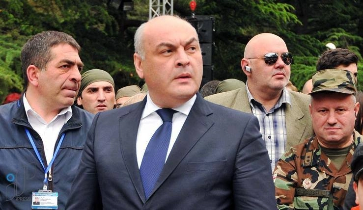 ვეტერანთა ნაწილი შიხიაშვილის გადადგომას ითხოვს