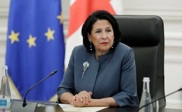 ქვეყნის ყოფილი მთავარსარდლის ციხეში სიკვდილი საქართველოს ეროვნული სირცხვილია - უკრაინაში მებრძოლი ქართველები პრეზიდენტს სააკაშვილის შეწყალებას სთხოვენ
