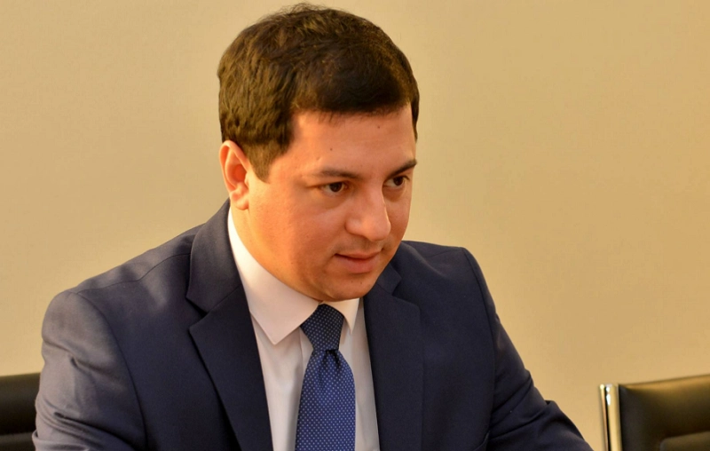მიხეილ სააკაშვილი ფლორიდაში ფეშენებელური ვილის ყიდვით არის დაკავებული - არჩილ თალაკვაძე