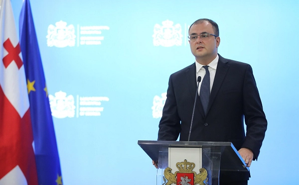 მიხეილ სააკაშვილი ნამდვილად ეწევა ელექტრონულ სიგარეტს - რატი ბრეგაძე